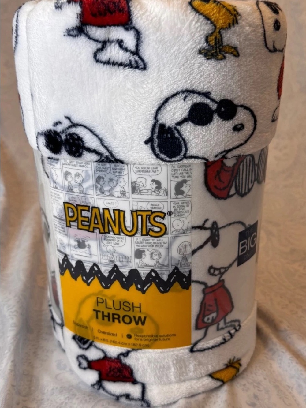 Peanuts Snoopy Joe Cool Super Plush Large Blanket Throw